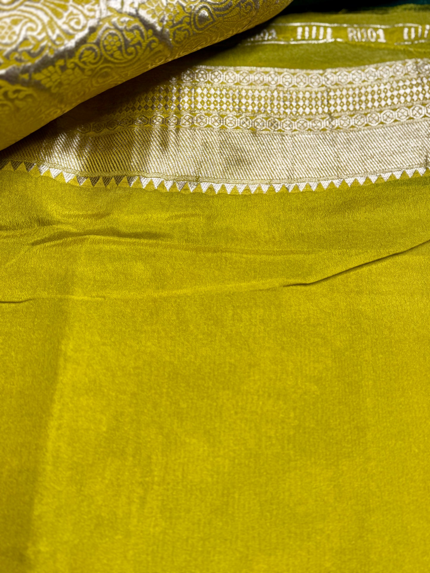 Bottle Green & Mustard yellow Jaal pattern Khadi Silk saree