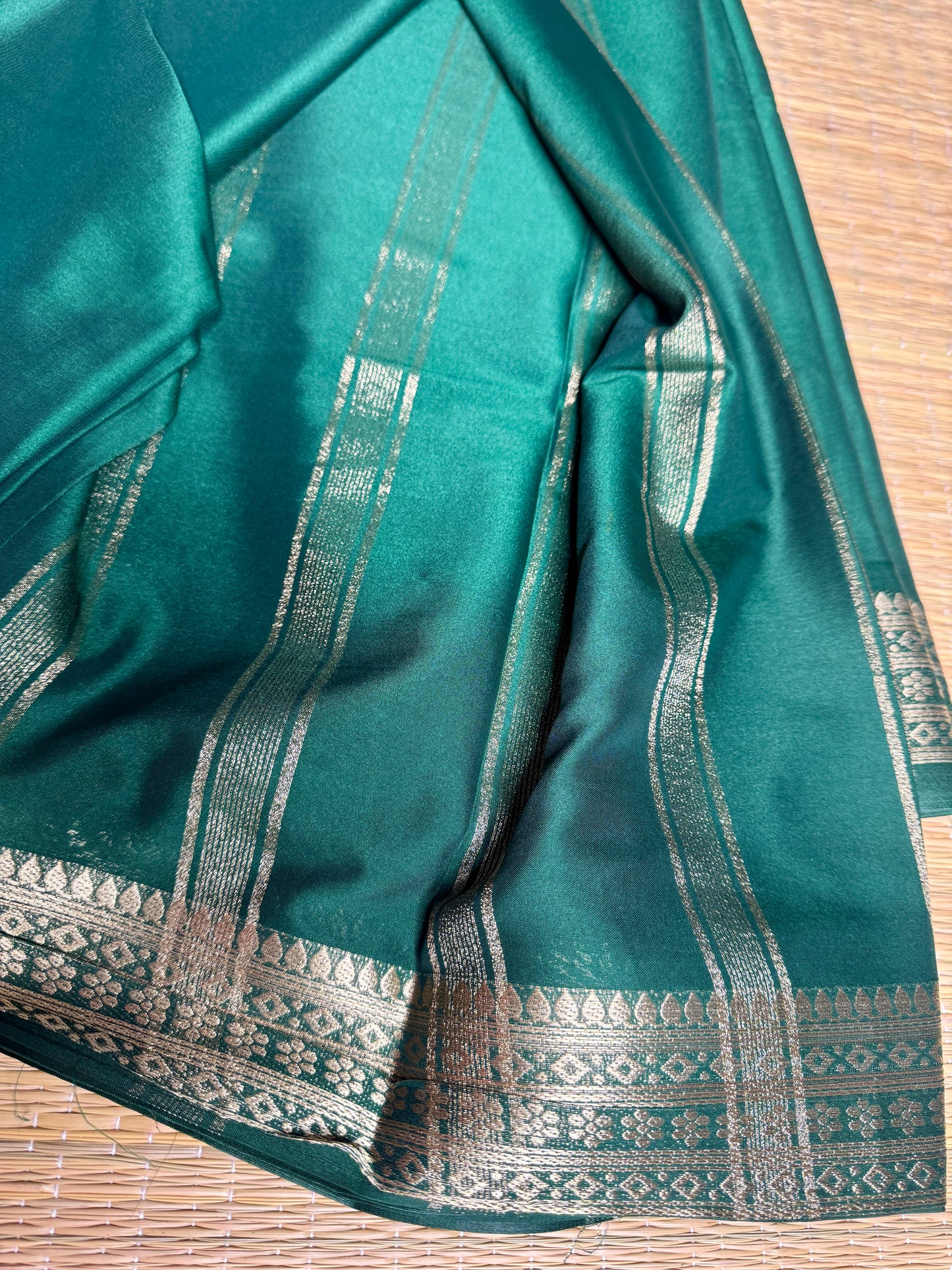 Bottle Green self colour Semi Mysore silk crepe