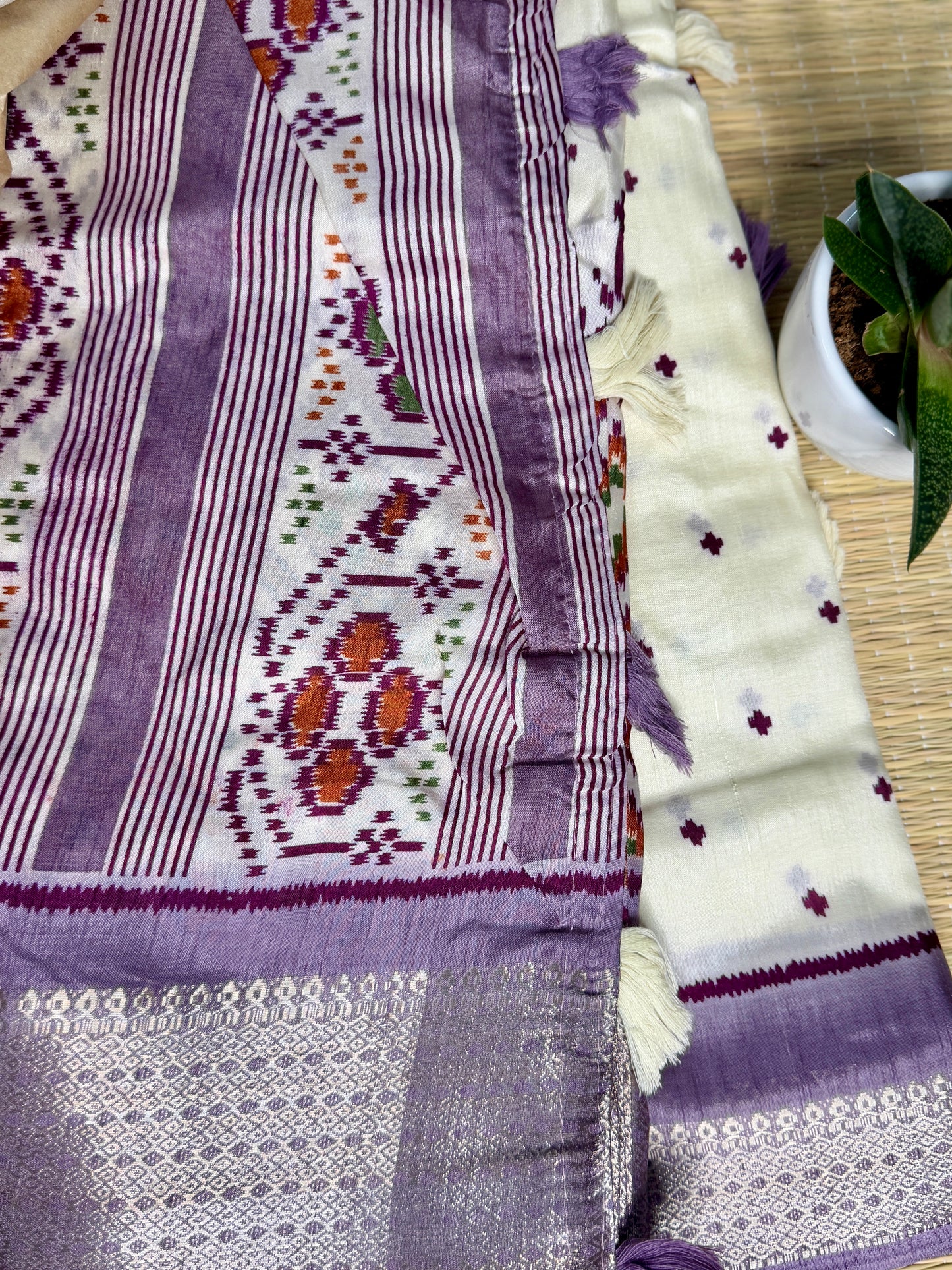 Ivory with Lavender Dola Ikkat Silk Saree