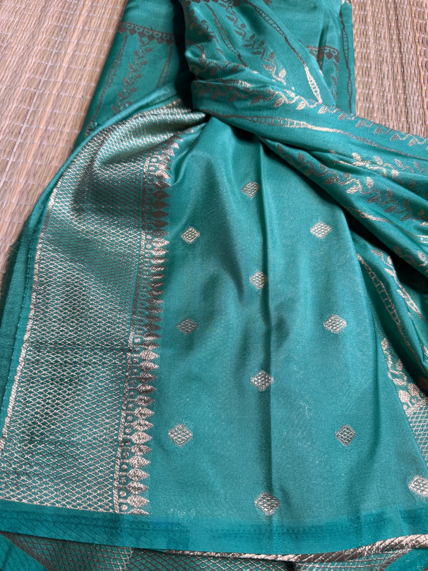 Green Banarasi Crepe Silk Saree with rich Zari Weaving