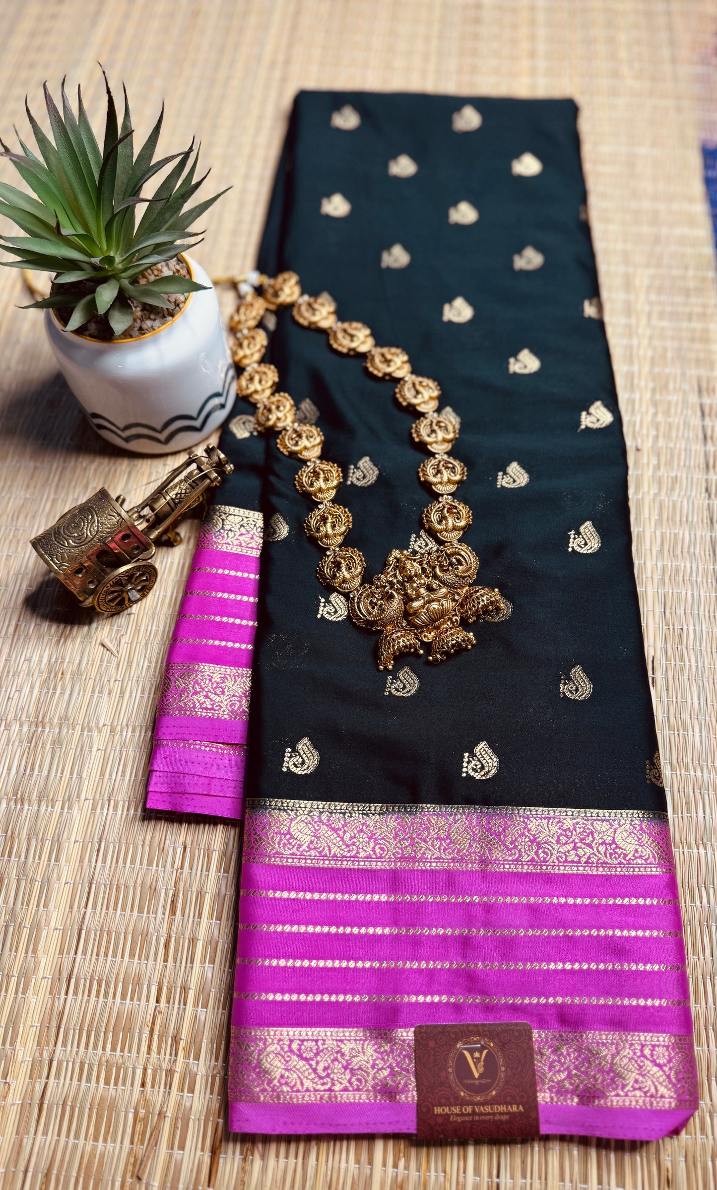 Bottle green and pink Bentex border Semi Crepe Saree with peacock flute buttas