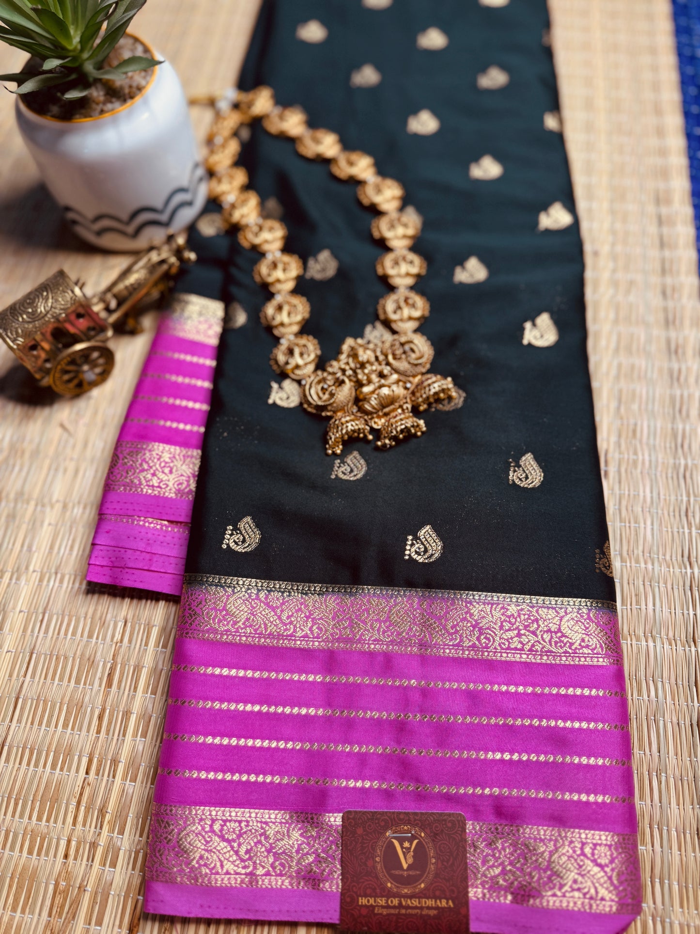 Bottle green and pink Bentex border Semi Crepe Saree with peacock flute buttas