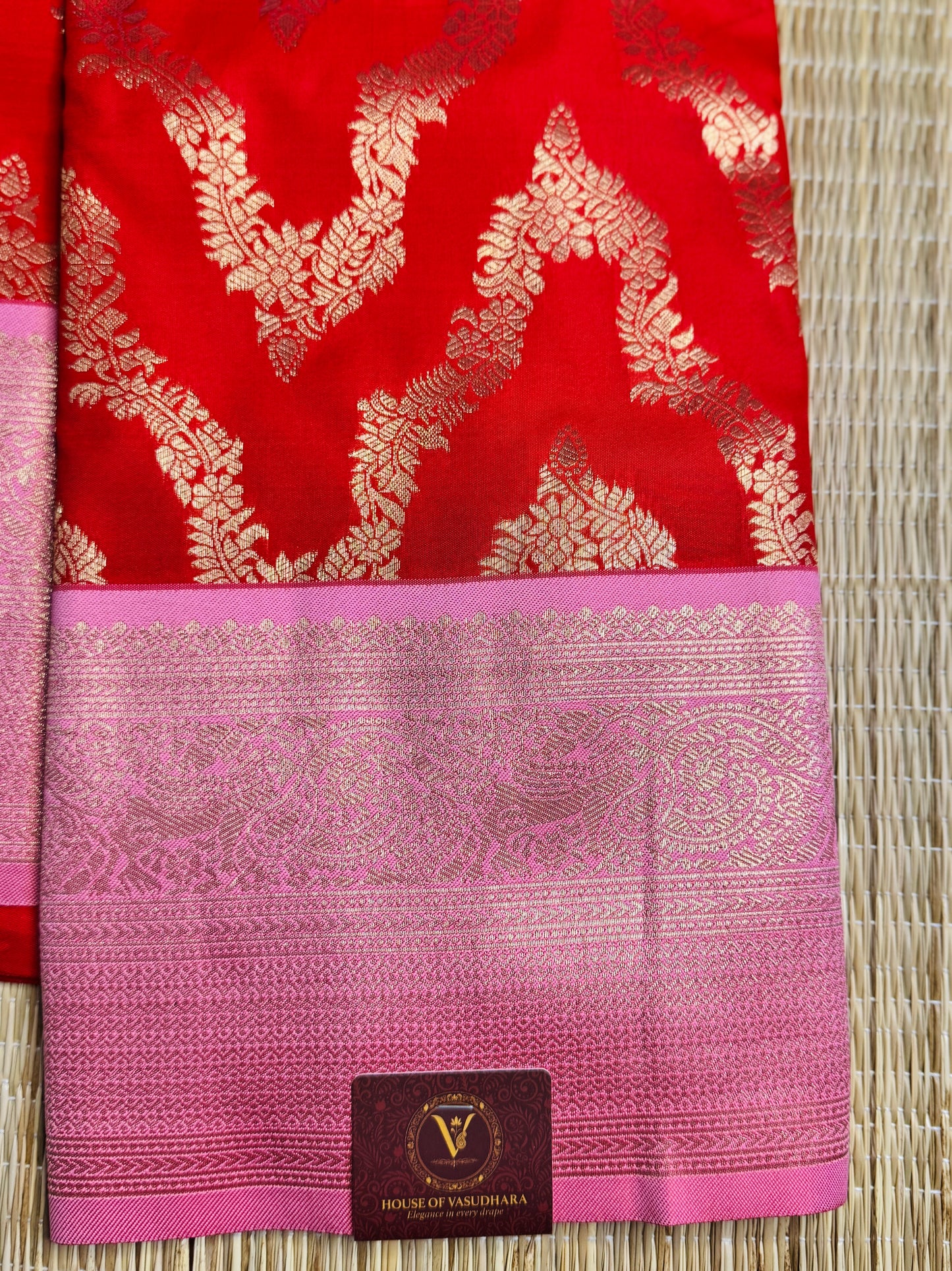 Red and pink necklace pattern semi Kanchi silk