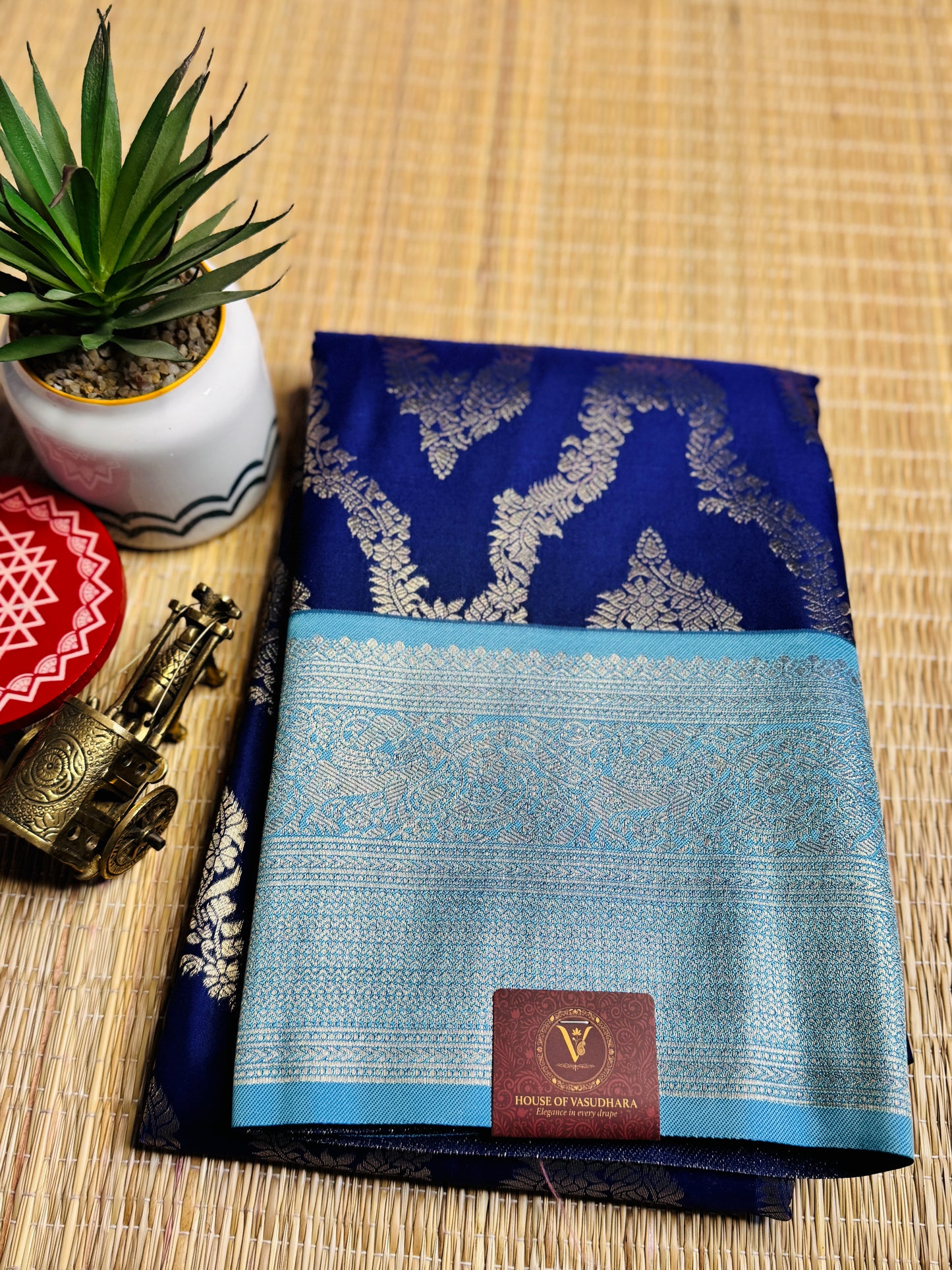 Navy blue and pastel blue necklace pattern semi Kanchi silk