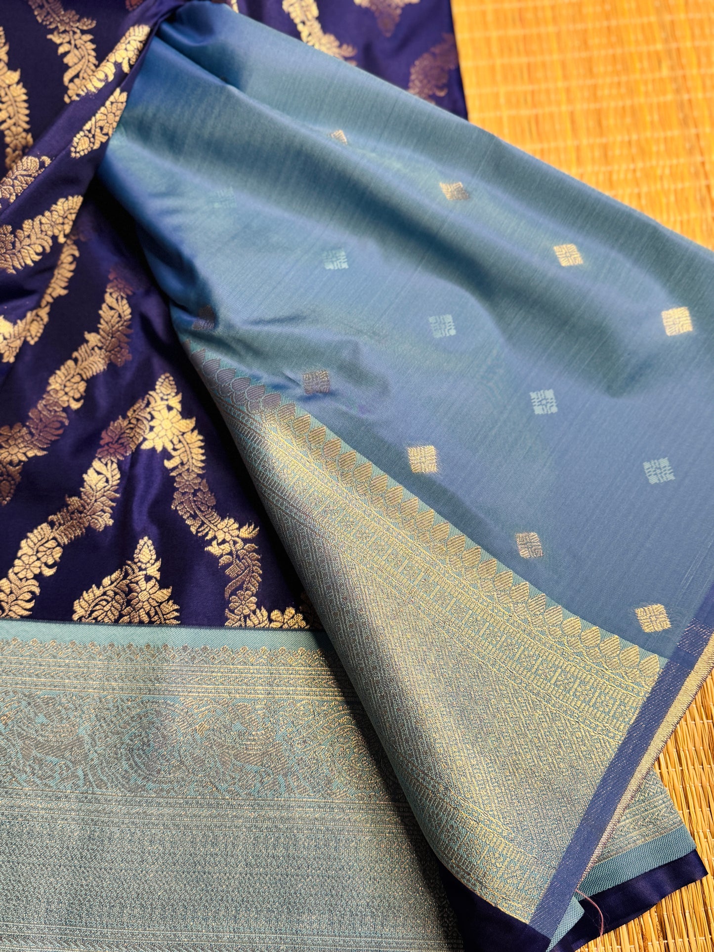 Navy blue and pastel blue necklace pattern semi Kanchi silk