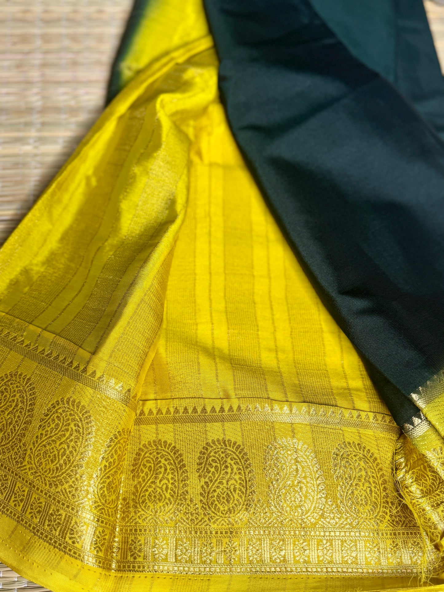 Bottle Green & Mustard yellow contrast Semi Mysore silk crepe