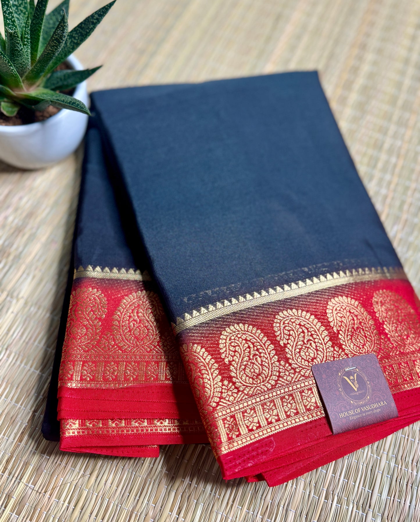 Black & Red contrast Semi Mysore silk crepe