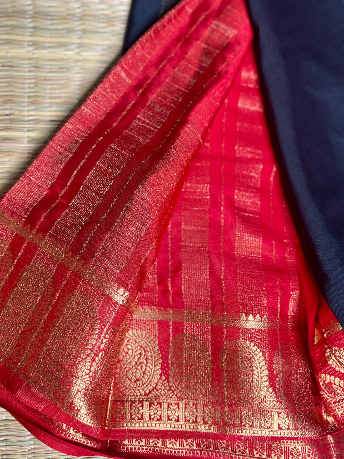 Black & Red contrast Semi Mysore silk crepe