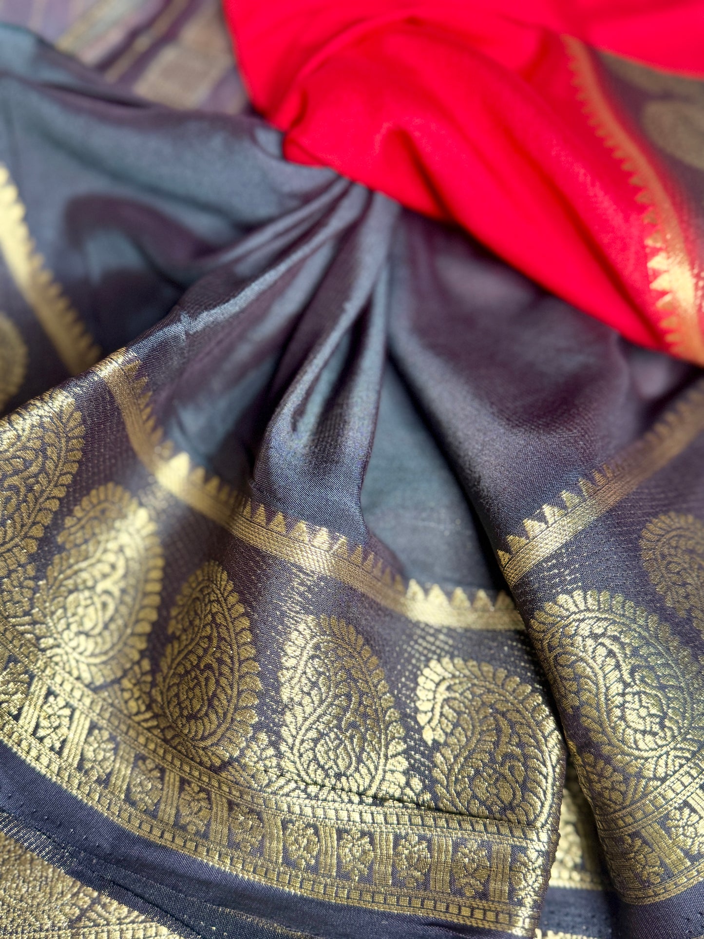 Red & Black contrast Semi Mysore silk crepe